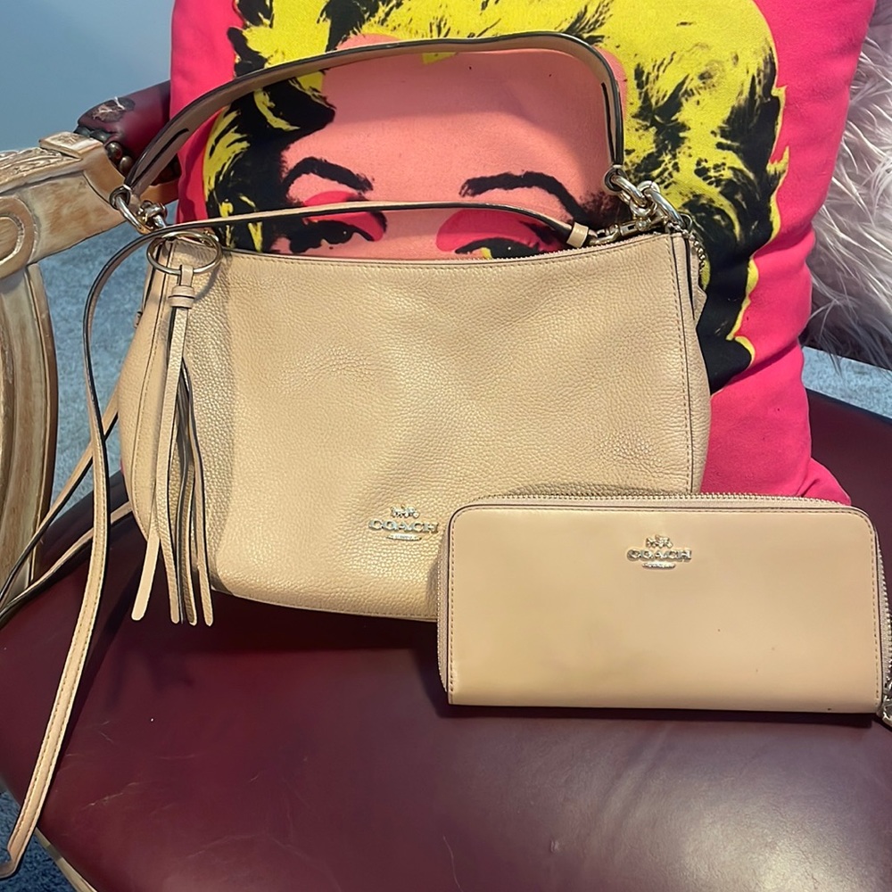 Coach Beige Cross-bag with matching Wallet